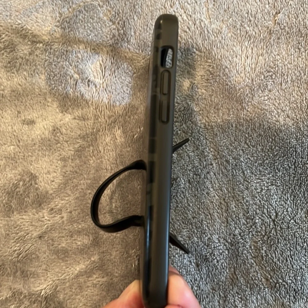 Loopy I phone 11 pro case camo handheld